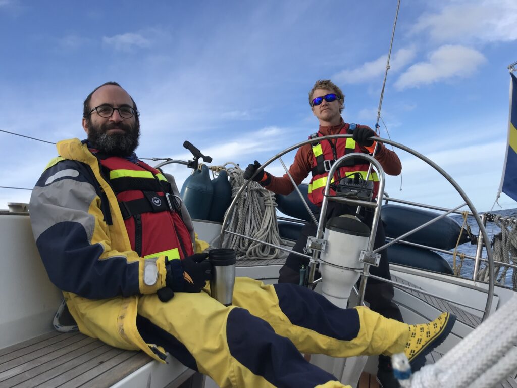 Stardustianerna Kalle och Gabor mönstrat ombord med sikte på Norge
